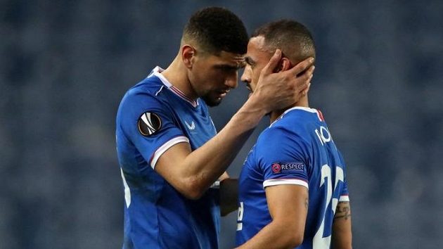 Gasgow Rangers potvrdil, že někteří z jeho hráčů měli v minulých dnech pozitivní test na koronavirus (ilustrační foto) Gasgow Rangers potvrdil, že někteří z jeho hráčů měli v minulých dnech pozitivní test na koronavirus (ilustrační foto)
