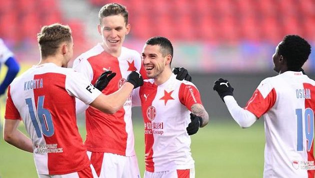 Radost v podání fotbalistů Slavie. Los jim přihrál soupeře z třetí ligy... Radost v podání fotbalistů Slavie. Los jim přihrál soupeře z třetí ligy...
