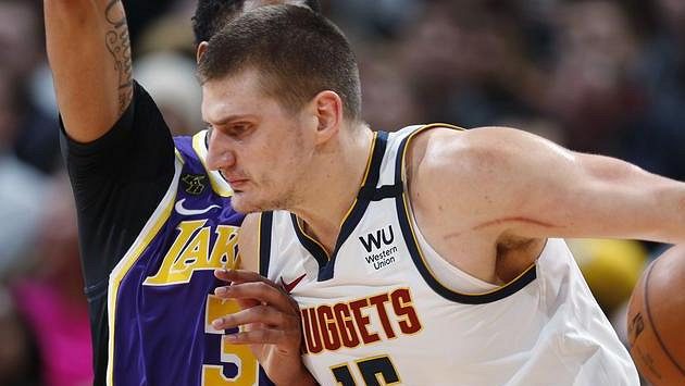 Basketbalista Jokič má koronavirus Basketbalista Jokič má koronavirus