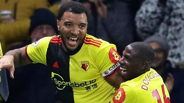 Watfordský Troy Deeney slaví gól proti Liverpoolu. Watfordský Troy Deeney slaví gól proti Liverpoolu.