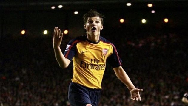Andrej Aršavin v dobách slávy v dresu Arsenalu. Dal čtyři góly proti Liverpoolu. Andrej Aršavin v dobách slávy v dresu Arsenalu. Dal čtyři góly proti Liverpoolu.