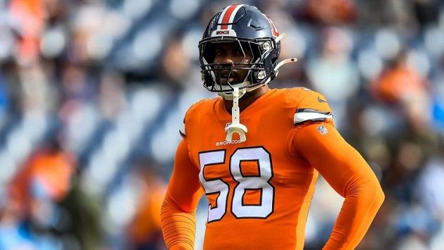 Von Miller z Denveru Broncos je druhým hráčem ze zámořské ligy amerického fotbalu NFL s nemocí covid-19. Von Miller z Denveru Broncos je druhým hráčem ze zámořské ligy amerického fotbalu NFL s nemocí covid-19.
