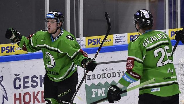 Adam Zbořil (vlevo) z Mladé Boleslavi se raduje z gólu (archivní foto) Adam Zbořil (vlevo) z Mladé Boleslavi se raduje z gólu (archivní foto)