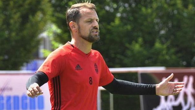 Marek Matějovský se zase sešel v Mladé Boleslavi s trenérem Dušanem Uhrinem. Marek Matějovský se zase sešel v Mladé Boleslavi s trenérem Dušanem Uhrinem.