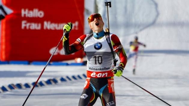 Ondřej Moravec jásá v cíli závodu na 15 km s hromadným startem SP v Oslu. Ondřej Moravec jásá v cíli závodu na 15 km s hromadným startem SP v Oslu.