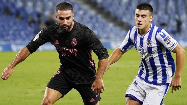 Dani Carvajal (vlevo) z Realu Madrid v souboji s Anderem Barrenetxeou ze San Sebastianu. Dani Carvajal (vlevo) z Realu Madrid v souboji s Anderem Barrenetxeou ze San Sebastianu.