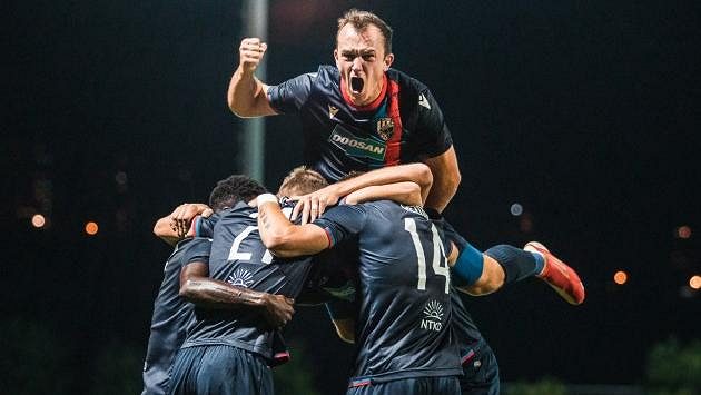 Radost fotbalistů Plzně z výhry a postupu. Radost fotbalistů Plzně z výhry a postupu.