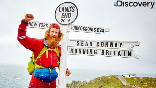 Sean Conway v cíli. Uf, konečně nemusí běžet. Sean Conway v cíli. Uf, konečně nemusí běžet.