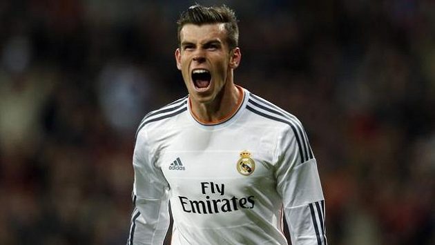 Gareth Bale z Realu Madrid oslavuje svoji trefu proti Seville. Gareth Bale z Realu Madrid oslavuje svoji trefu proti Seville.