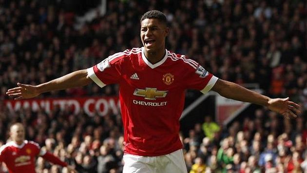 Marcus Rashford slaví gól do sítě Aston Villy Marcus Rashford slaví gól do sítě Aston Villy