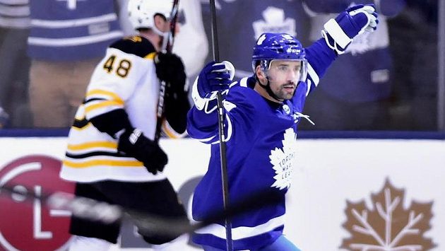 Útočník Toronta Maple Leafs Tomáš Plekanec byl ústřední postavou svého týmu v utkání s Bostonem. Útočník Toronta Maple Leafs Tomáš Plekanec byl ústřední postavou svého týmu v utkání s Bostonem.