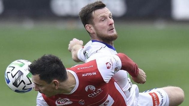 Zleva Pavel Černý z Pardubic a Antonín Křapka z Boleslavi. Zleva Pavel Černý z Pardubic a Antonín Křapka z Boleslavi.