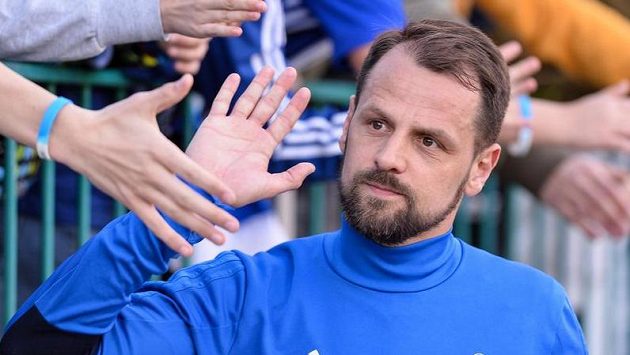 Marek Matějovský z Boleslavi se loučí s diváky po výhře nad Spartou. Marek Matějovský z Boleslavi se loučí s diváky po výhře nad Spartou.