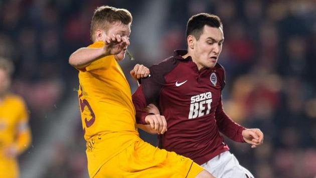 Michal Bezpalec z Dukly a Vjačeslav Karavajev ze Sparty. Michal Bezpalec z Dukly a Vjačeslav Karavajev ze Sparty.