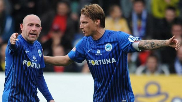 Jiří Štajner (vlevo) a Radoslav Kováč ze Slovanu Liberec během utkání se Spartou. Jiří Štajner (vlevo) a Radoslav Kováč ze Slovanu Liberec během utkání se Spartou.