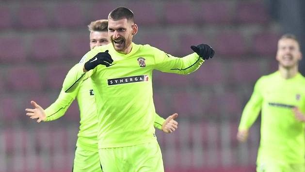 Brněnský Martin Juhar oslavuje gól na Spartě. Brněnský Martin Juhar oslavuje gól na Spartě.