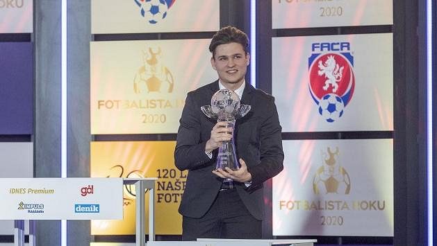 Vítězem prvního ročníku ankety eFotbalista roku se stal plzeňský Lukáš „T9Laky“ Pour. Vítězem prvního ročníku ankety eFotbalista roku se stal plzeňský Lukáš „T9Laky“ Pour.