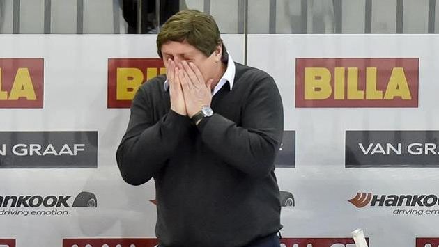 Trenér Sparty František Výborný bezprostředně po porážce ve třetím duelu předkola play off s Libercem. Trenér Sparty František Výborný bezprostředně po porážce ve třetím duelu předkola play off s Libercem.