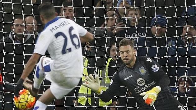 Leicesterský útočník Mahríz neproměnil proti Aston Ville pokutový kop. Leicesterský útočník Mahríz neproměnil proti Aston Ville pokutový kop.