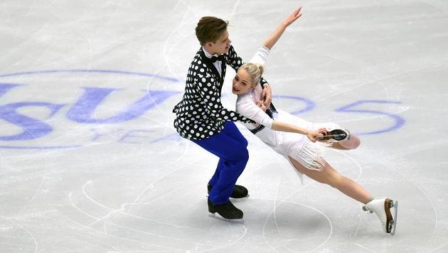 Český taneční pár Nicole Kuzmichová a Alexandr Sinicyn. Český taneční pár Nicole Kuzmichová a Alexandr Sinicyn.
