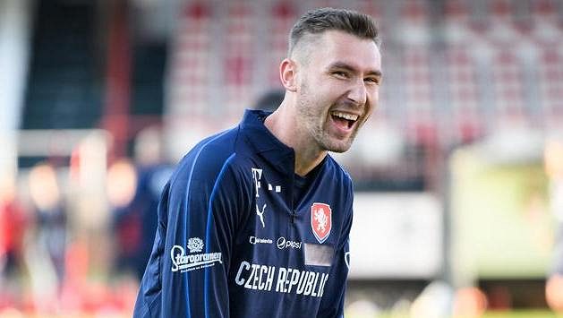Jaromír Zmrhal se upsal Slovanu Bratislava. Jaromír Zmrhal se upsal Slovanu Bratislava.