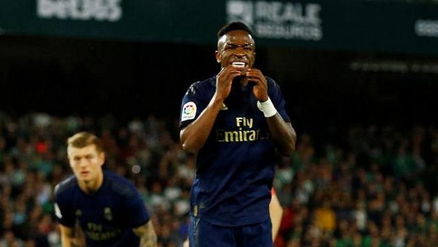 Fotbalista Realu Madrid Vinicius Junior a jeho vyděšený pohled. Fotbalista Realu Madrid Vinicius Junior a jeho vyděšený pohled.