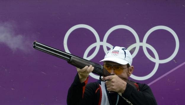 Skeetař Jan Sychra ve finále olympijského závodu Skeetař Jan Sychra ve finále olympijského závodu