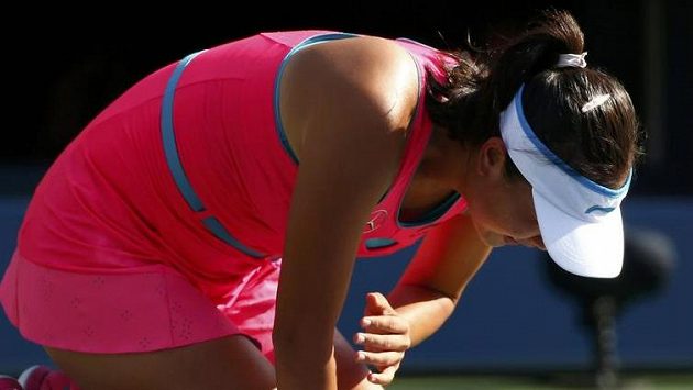 Pcheng Šuaj z Číny ze semifinále US Open s Dánkou Caroline Wozniackou odstoupila pro zdravotní trable. Pcheng Šuaj z Číny ze semifinále US Open s Dánkou Caroline Wozniackou odstoupila pro zdravotní trable.