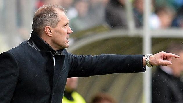 Trenér Bohemians Roman Pivarník. Trenér Bohemians Roman Pivarník.