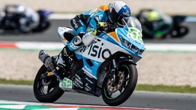 Motocyklový jezdec Oliver König má za sebou první závod v Assenu. Motocyklový jezdec Oliver König má za sebou první závod v Assenu.