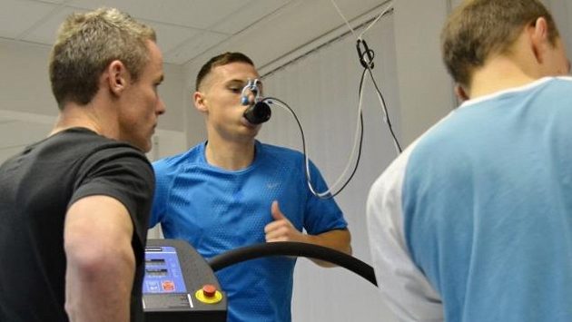 Jan Bořil během testů. Jan Bořil během testů.