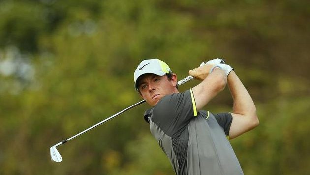 Rory McIlroy ze Severního Irska exceloval při druhém kole British Open. Rory McIlroy ze Severního Irska exceloval při druhém kole British Open.