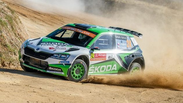 Jan Kopecký s vozem Škoda Fabia. Ilustrační foto. Jan Kopecký s vozem Škoda Fabia. Ilustrační foto.