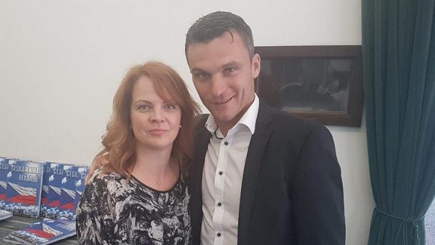 Ředitelka Antidopingového výboru ČR Petra Volková s členem Komise sportovců, fotbalistou Davidem Lafatou. Ředitelka Antidopingového výboru ČR Petra Volková s členem Komise sportovců, fotbalistou Davidem Lafatou.