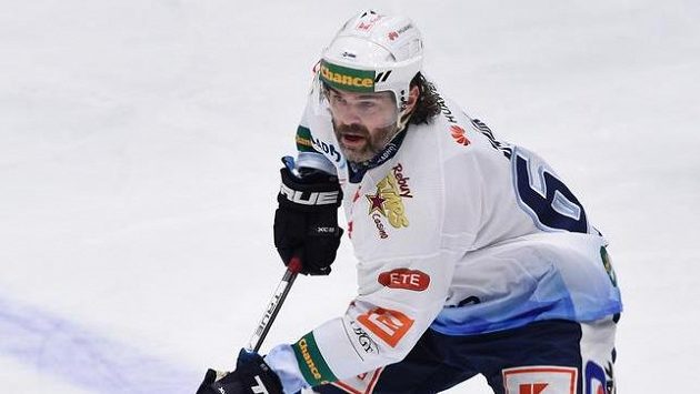 Jaromír Jágr z Kladna během třetího semifinále proti Porubě. Jaromír Jágr z Kladna během třetího semifinále proti Porubě.