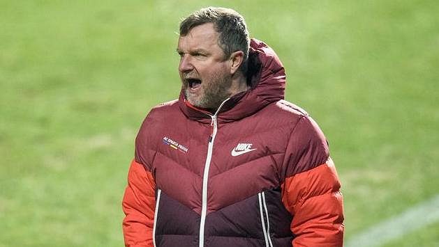 Trenér Sparty Praha Pavel Vrba během utkání ve Zlíně. Trenér Sparty Praha Pavel Vrba během utkání ve Zlíně.