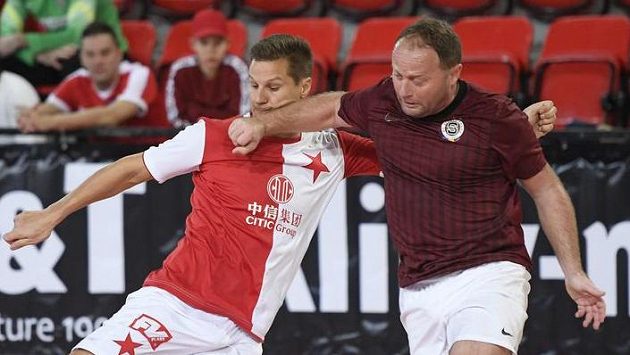 Zleva Tomáš Pešír ze Slavie a Lukáš Zelenka ze Sparty. Zleva Tomáš Pešír ze Slavie a Lukáš Zelenka ze Sparty.