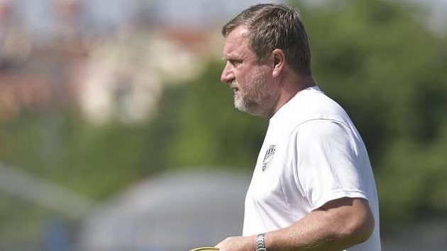 Pavel Vrba během tréninku plzeňských fotbalistů Pavel Vrba během tréninku plzeňských fotbalistů