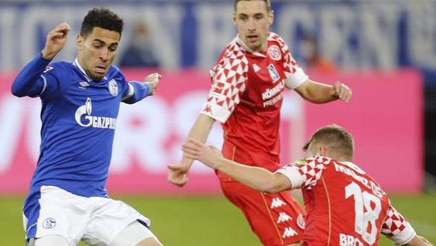 Fotbalisté posledního Schalke remizovali s Mohučí Fotbalisté posledního Schalke remizovali s Mohučí