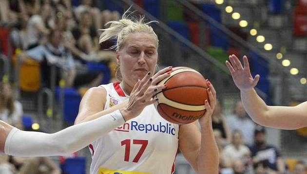 Česká basketbalistka Kamila Štěpánová. Česká basketbalistka Kamila Štěpánová.