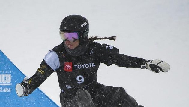 Sněžení dělalo problémy už při slalomových disciplínách. Na snímku Ruska Natalia Sobolevová při paralelním obřím slalomu. Sněžení dělalo problémy už při slalomových disciplínách. Na snímku Ruska Natalia Sobolevová při paralelním obřím slalomu.