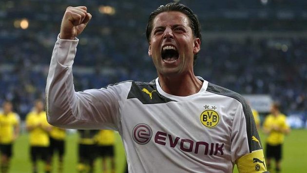 Sláva, konečně jsem reprezentant, může jásat brankář Roman Weidenfeller. Sláva, konečně jsem reprezentant, může jásat brankář Roman Weidenfeller.