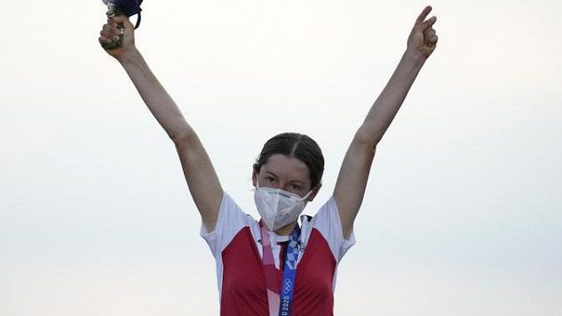 Nečekaná olympijská vítězka Anna Kiesenhoferová z Rakouska Nečekaná olympijská vítězka Anna Kiesenhoferová z Rakouska