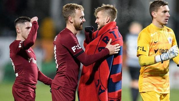Fotbalisté Sparty Praha Srdjan Plavšič, Martin Hašek, Martin Frýdek a Milan Heča mohli být po zápase spokojení Fotbalisté Sparty Praha Srdjan Plavšič, Martin Hašek, Martin Frýdek a Milan Heča mohli být po zápase spokojení