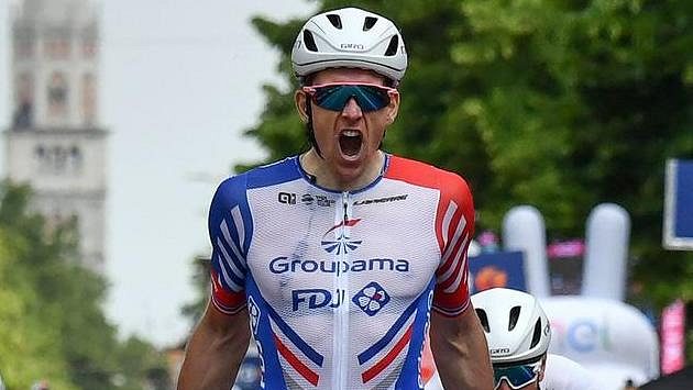 Desátou etapu Gira d'Italia vyhrál ve spurtu francouzský cyklista Arnaud Démare Desátou etapu Gira d'Italia vyhrál ve spurtu francouzský cyklista Arnaud Démare