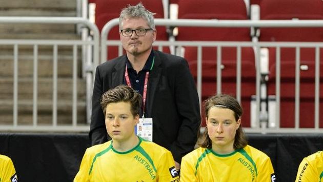 Tomáš (vpravo) a Daniel Gärtnerovi pod vedením finského kouče australských florbalistů Petteriho Nykkyho. Tomáš (vpravo) a Daniel Gärtnerovi pod vedením finského kouče australských florbalistů Petteriho Nykkyho.