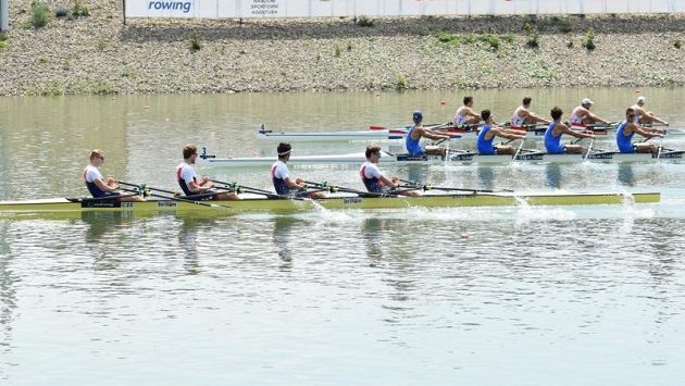 Párová čtyřka Daniel Nosek, Tomáš Šišma, Dalibor Neděla a Filip Zima si dojela v Račicích pro zlato. Párová čtyřka Daniel Nosek, Tomáš Šišma, Dalibor Neděla a Filip Zima si dojela v Račicích pro zlato.