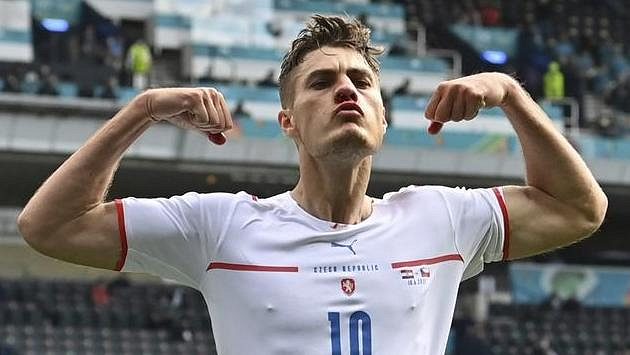 Patrik Schick na ME po jednom ze svých gólů Patrik Schick na ME po jednom ze svých gólů