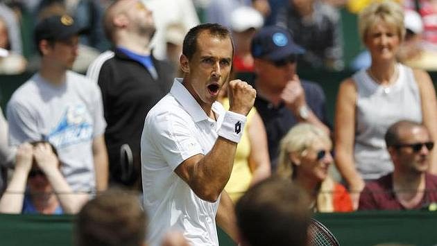Lukáš Rosol na letošním Wimbledonu, kde skončil už v 1. kole. Lukáš Rosol na letošním Wimbledonu, kde skončil už v 1. kole.