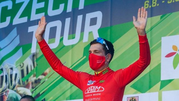 Český cyklista Michal Schlegel na stupni vítězů závodu Czech Tour. Archivní foto Český cyklista Michal Schlegel na stupni vítězů závodu Czech Tour. Archivní foto
